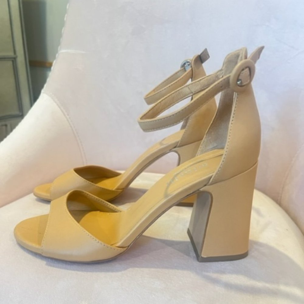 Minelli Wedges Size 8